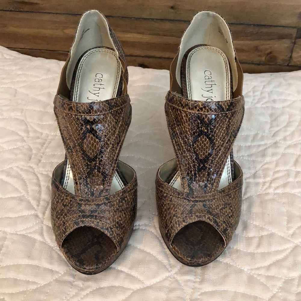 Shoes - Picture 4 of 4
